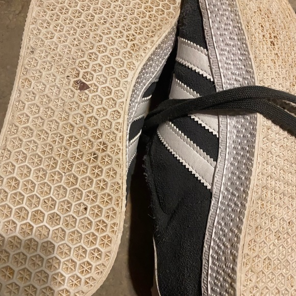 Adidas used condition size 4 - Picture 3 of 5